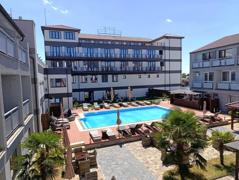 Property building, Swimming pool