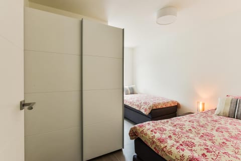 Luxury Family Residence Schinkeldijkje House in Amstelveen