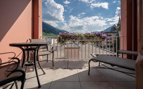 View (from property/room), Balcony/Terrace, Dining area, Mountain view, hair dresser