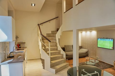 Kitchen or kitchenette, Living room