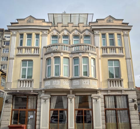 Property building, Day, Landmark view