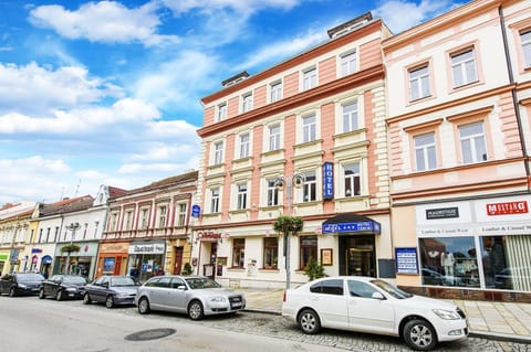 Property building, Facade/entrance