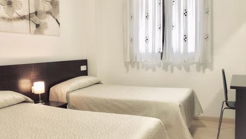 Hostal Granado Bed and Breakfast in Madrid