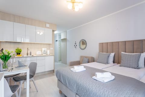 Bed, Kitchen or kitchenette, Photo of the whole room