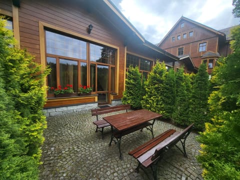 Property building, Garden, Balcony/Terrace, Garden view