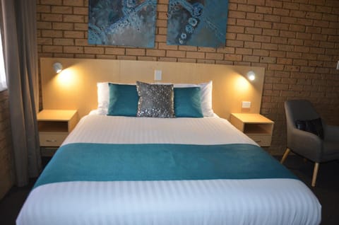 Bed, Decorative detail, Bedroom
