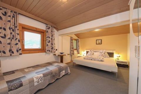 Bedroom, Garden view, Mountain view