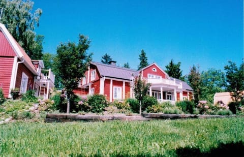 Property building, Day, Garden