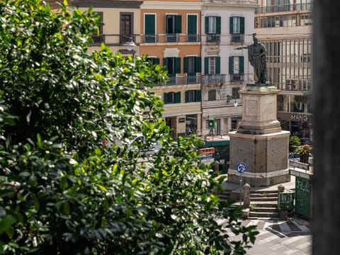 View (from property/room), City view, Landmark view