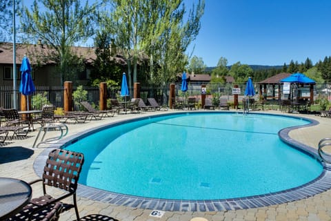 Tahoe City Retreat Apartment in Dollar Point