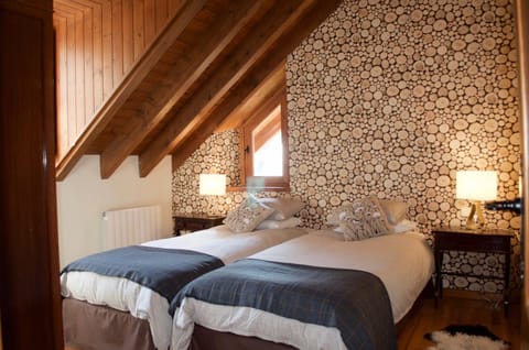 Bed, Photo of the whole room