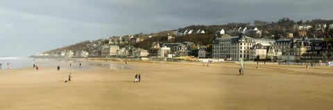 Trouville sur mer vue sur la Touque Apartment in Deauville