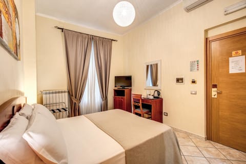 Bed, TV and multimedia, Bedroom, internet, air conditioner