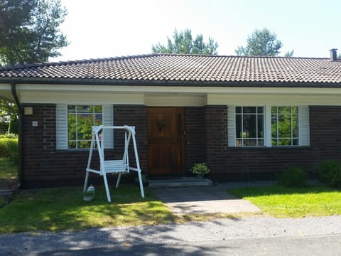 4 Bedrooms near Center - Kranni Apartment in Finland