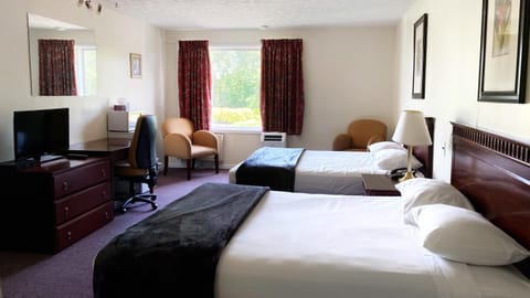 Shower, Bed, Bathroom, TV and multimedia, Photo of the whole room, River view, internet, air conditioner