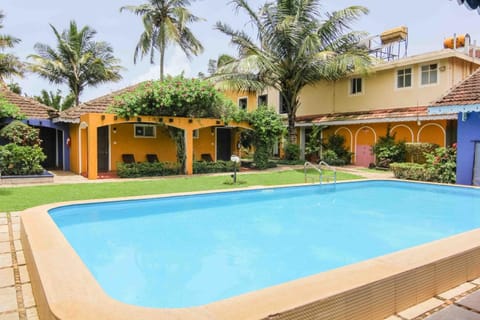 Property building, Swimming pool, Swimming pool
