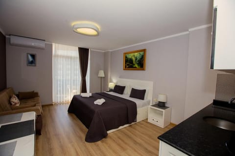 Bed, Living room, Photo of the whole room, Seating area