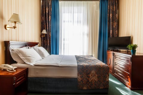 Photo of the whole room, Decorative detail