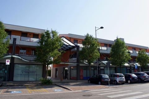 Property building, Neighbourhood, Street view
