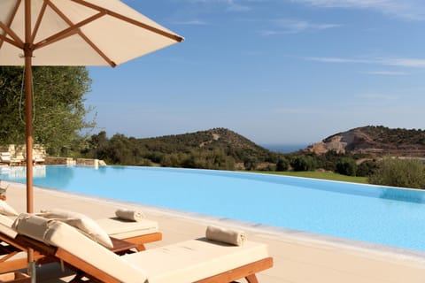 Day, Natural landscape, Mountain view, Pool view, Swimming pool, sunbed