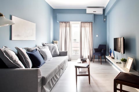 TV and multimedia, Living room, Seating area, Evening entertainment, Area and facilities, air conditioner