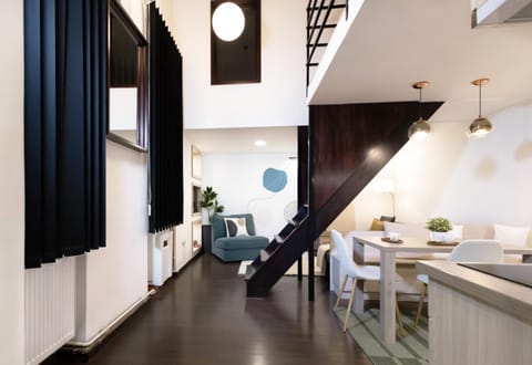 Kitchen or kitchenette, Living room