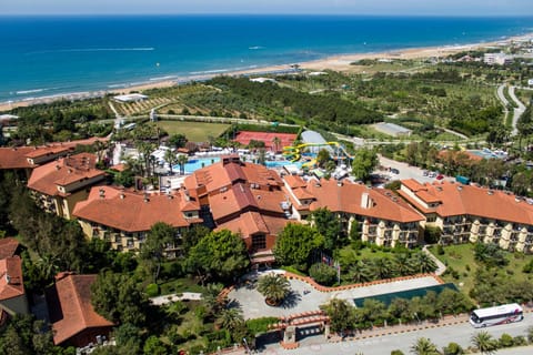 Property building, Spring, Off site, Day, Natural landscape, Bird's eye view, Summer, Beach, Autumn, On site, Pool view, Sea view, Swimming pool, Time of day, Location