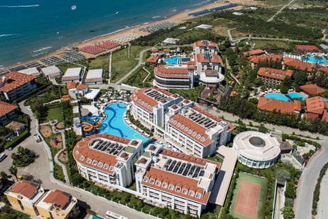 Property building, Day, Natural landscape, Bird's eye view, Beach, City view, Pool view, Sea view