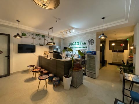 Communal lounge/ TV room, Lobby or reception, Seating area, Dining area