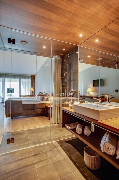 Shower, Bathroom, Bedroom