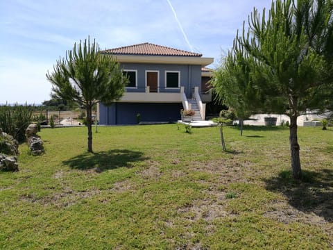 Facade/entrance, Garden