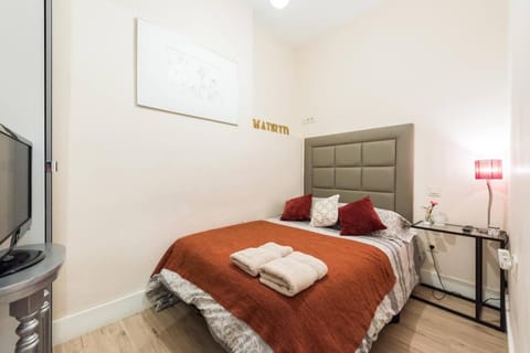 Photo of the whole room, Decorative detail, Bedroom