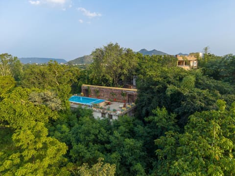 Property building, Day, Natural landscape, Mountain view, Pool view, Swimming pool, Swimming pool