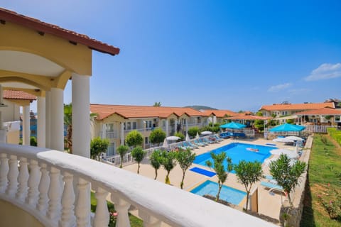 Balcony/Terrace, Swimming pool