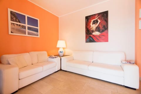 Living room, Seating area, internet