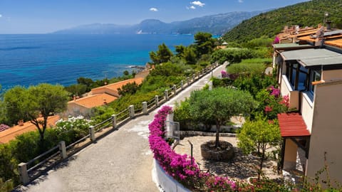 Property building, Nearby landmark, Spring, Day, Natural landscape, Garden, Garden view, Mountain view, Sea view
