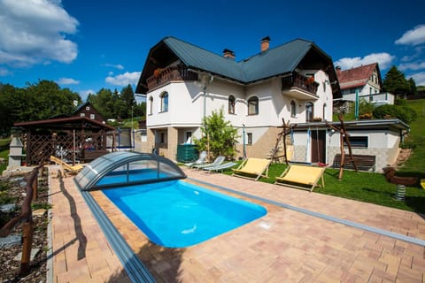 Property building, Garden, Pool view, Swimming pool