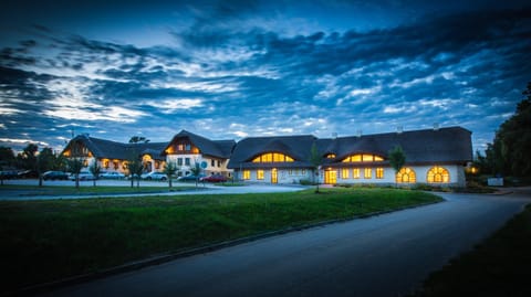 Area and facilities, Sunset