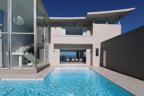 Property building, Day, On site, Swimming pool