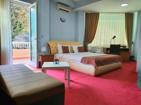 Hotel Aristocrat & Fish Restaurant Hotel in Skopje