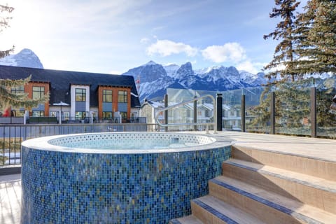 Hot Tub, Pool view