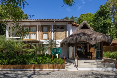 Property building, Facade/entrance, Garden