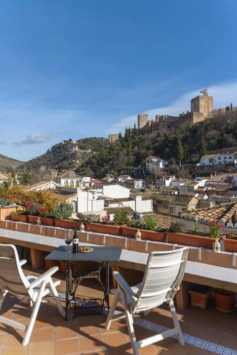 View (from property/room), Balcony/Terrace, Balcony/Terrace, Landmark view