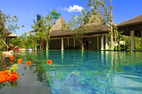 Property building, Swimming pool