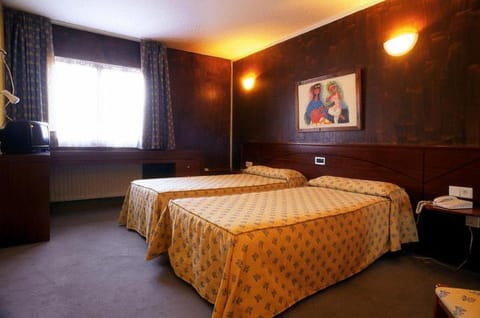 Day, Photo of the whole room