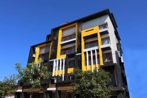 Property building, Facade/entrance, Bird's eye view, Floor plan