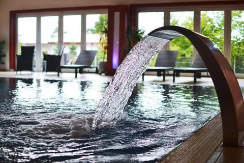 Massage, Sauna, Spa and wellness centre/facilities, Pool view, Swimming pool