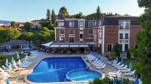 Natural landscape, Garden view, Swimming pool