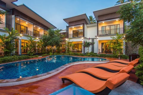 Swimming pool, Swimming pool