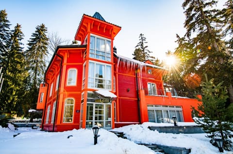 Property building, Natural landscape, Winter